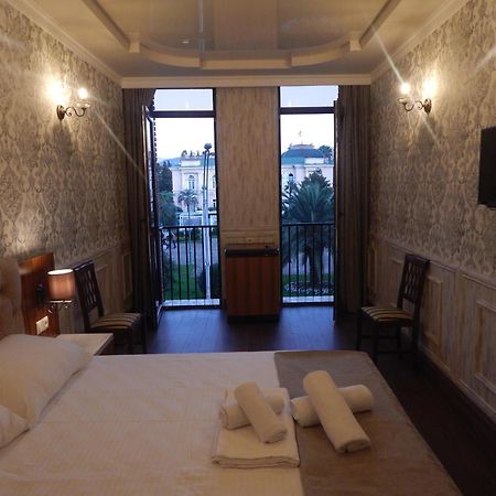 Melini Boutique Hotel Батуми Екстериор снимка