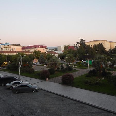Melini Boutique Hotel Батуми Екстериор снимка