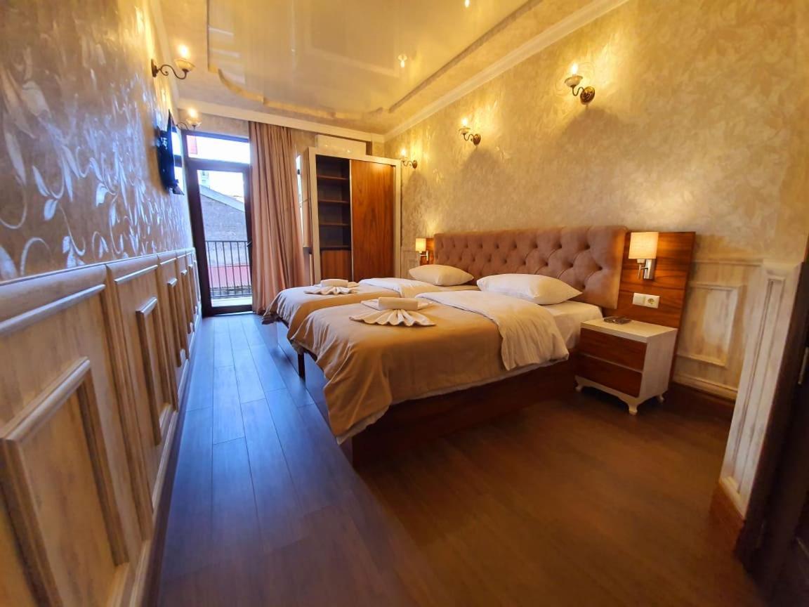 Melini Boutique Hotel Батуми Екстериор снимка
