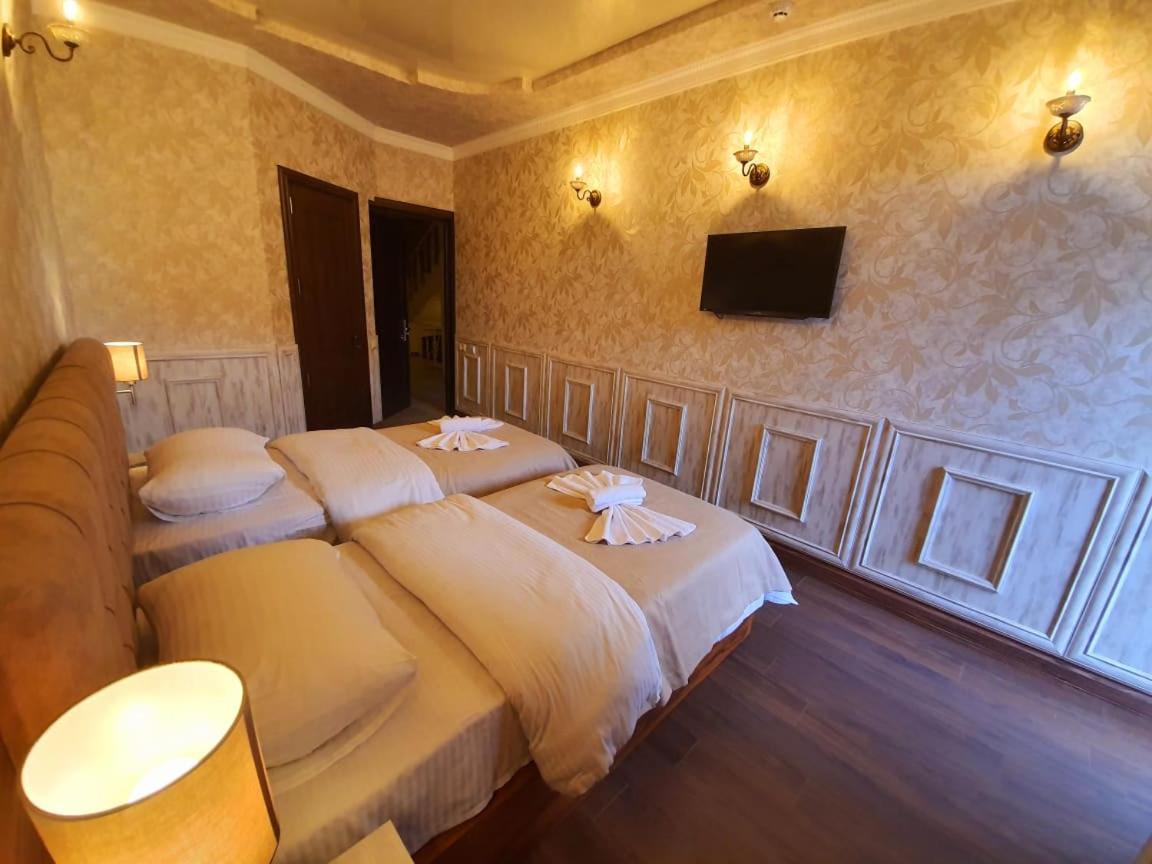 Melini Boutique Hotel Батуми Екстериор снимка