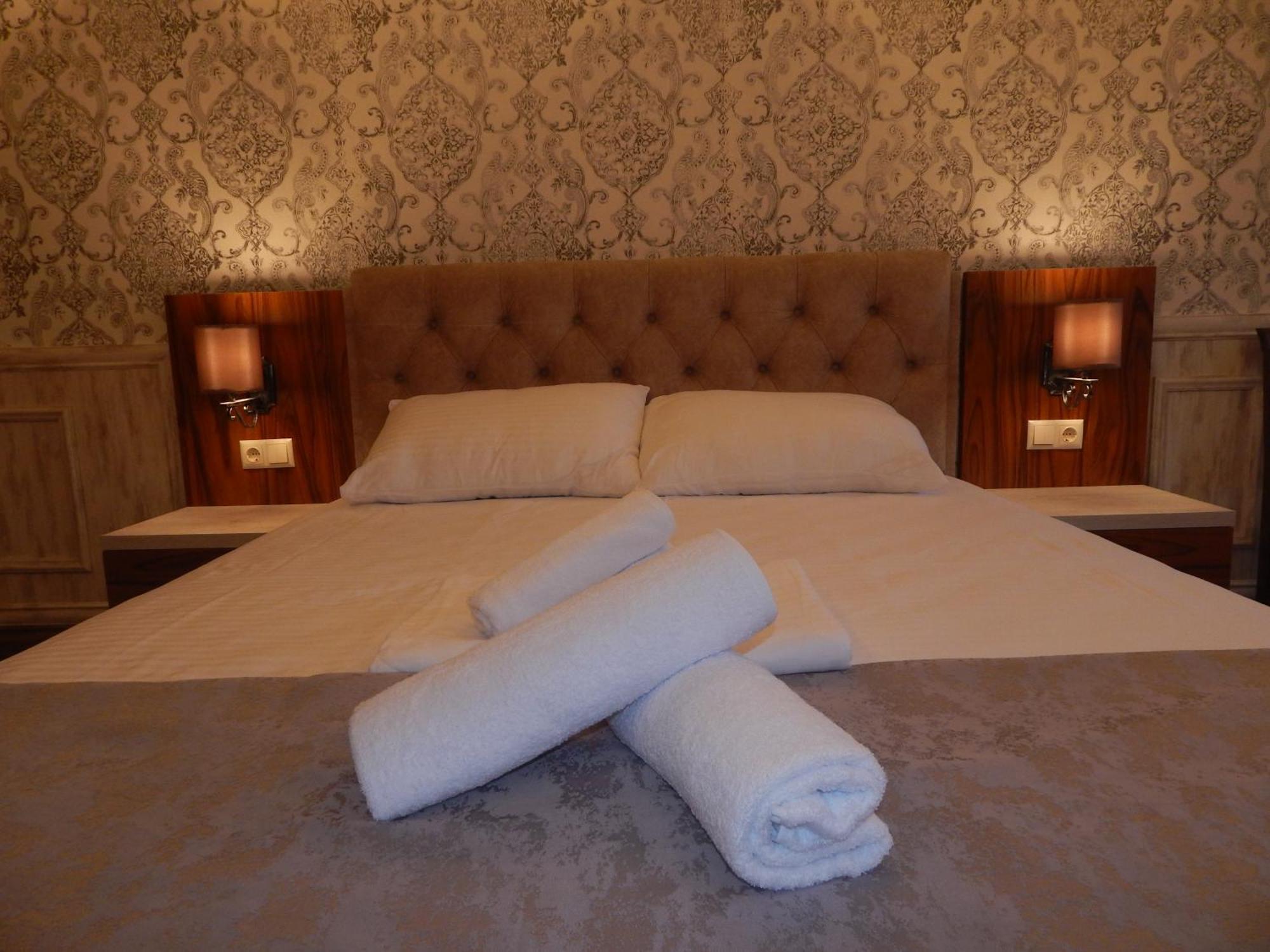 Melini Boutique Hotel Батуми Екстериор снимка