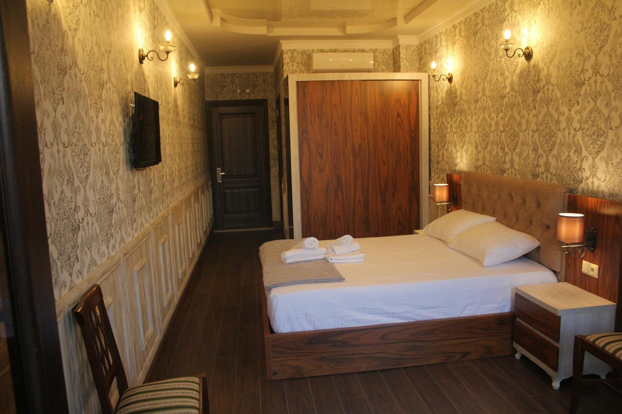 Melini Boutique Hotel Батуми Екстериор снимка