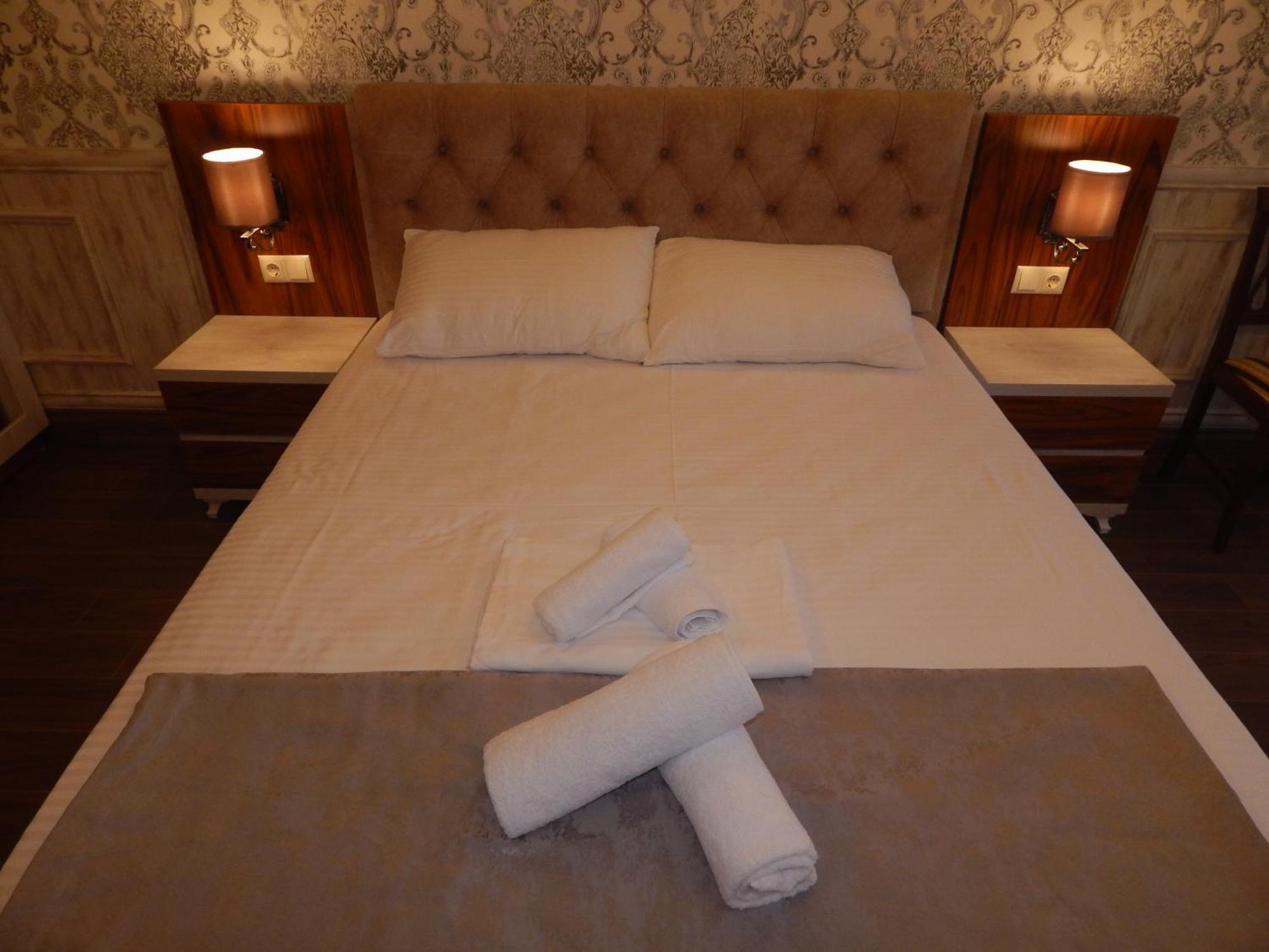 Melini Boutique Hotel Батуми Екстериор снимка