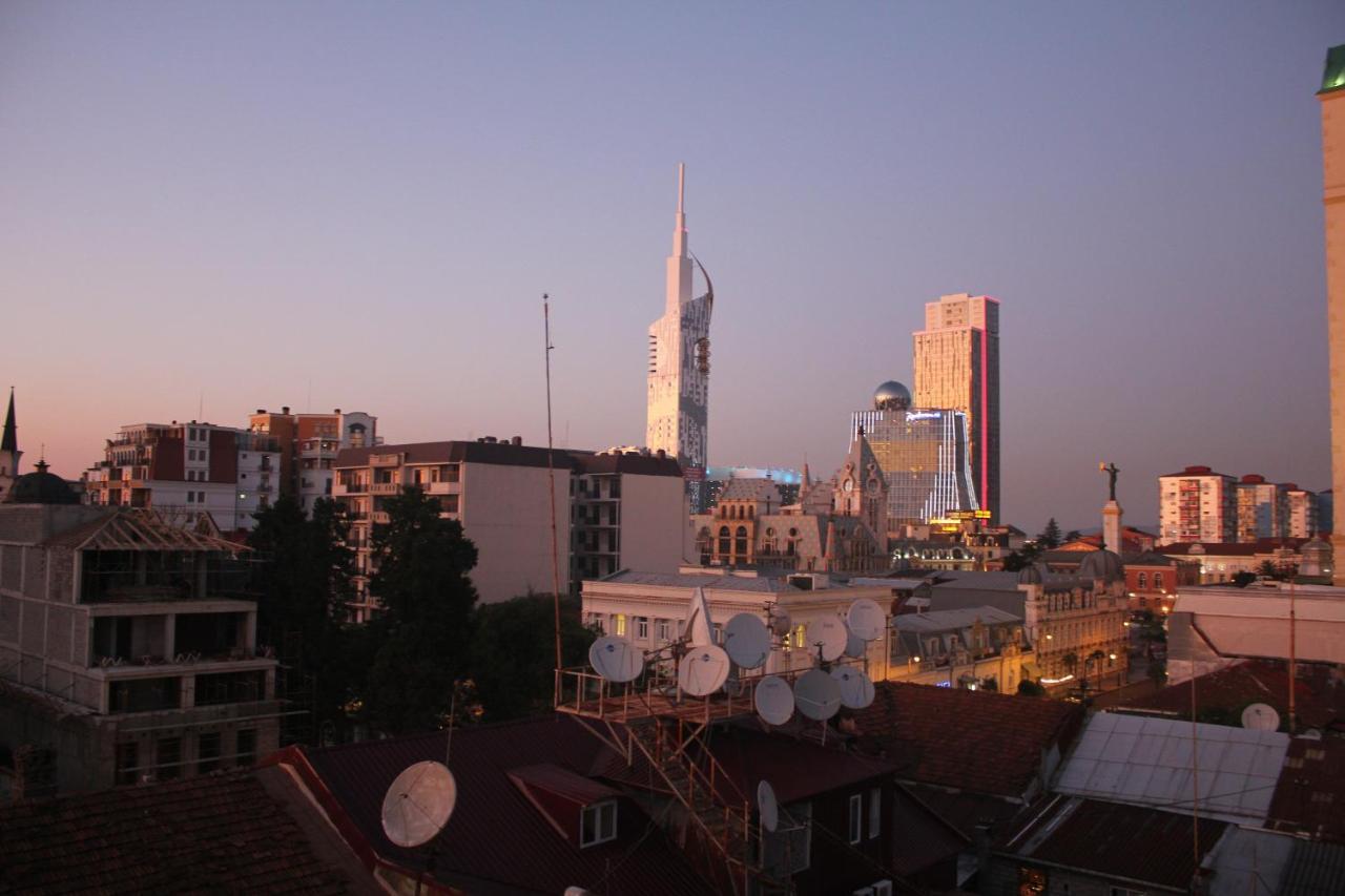 Melini Boutique Hotel Батуми Екстериор снимка