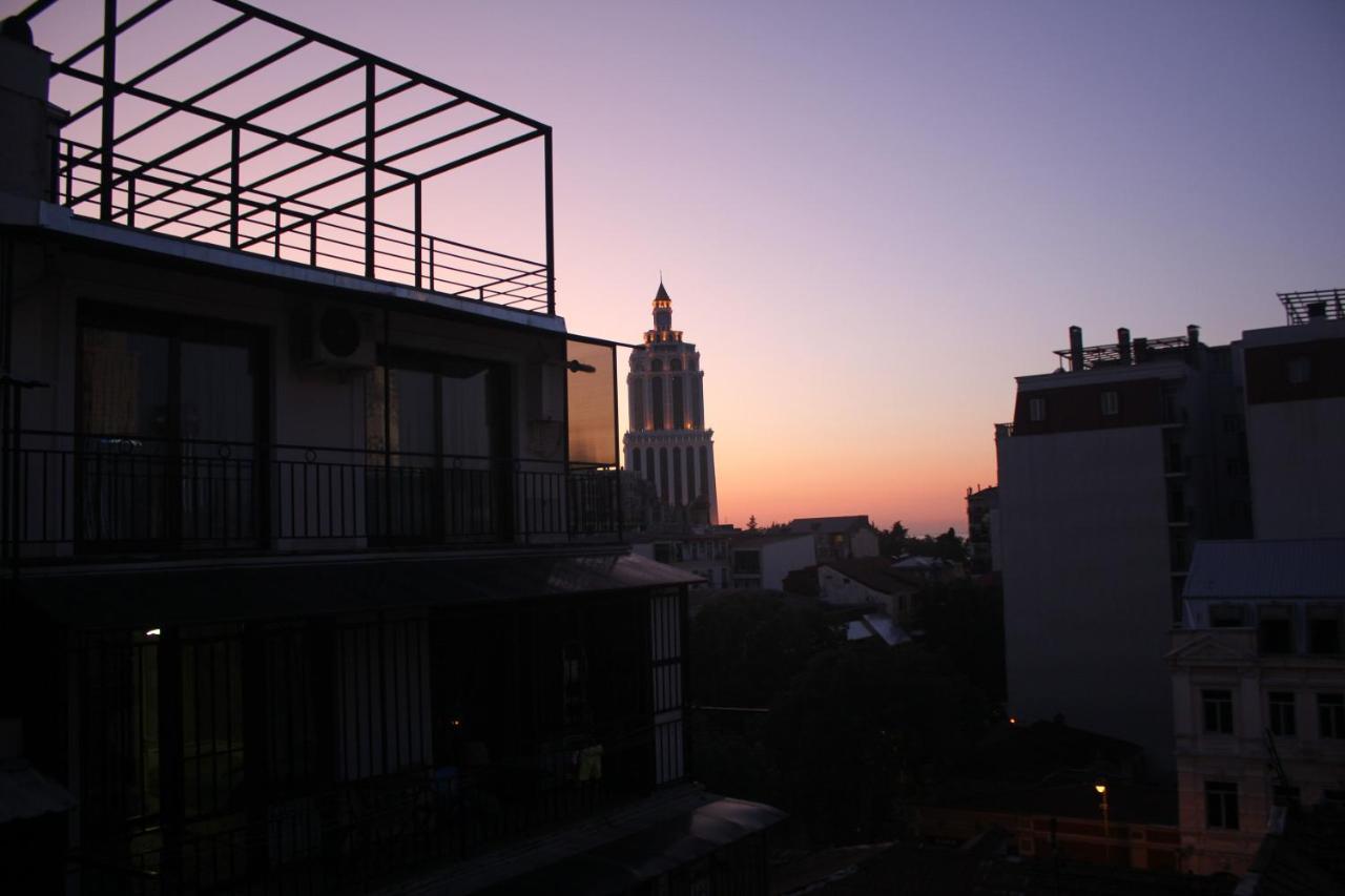 Melini Boutique Hotel Батуми Екстериор снимка